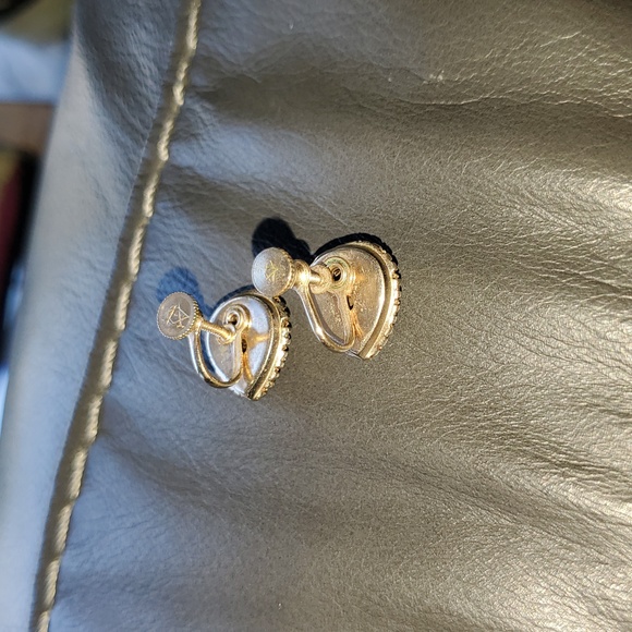 Vintage Vargas Signed Heart Shaped Purple Crystal Silvertone SCREW BACK Earrings - Picture 3 of 6